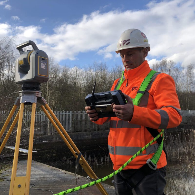 Nederlandse landmeter voor kadastrale metingen