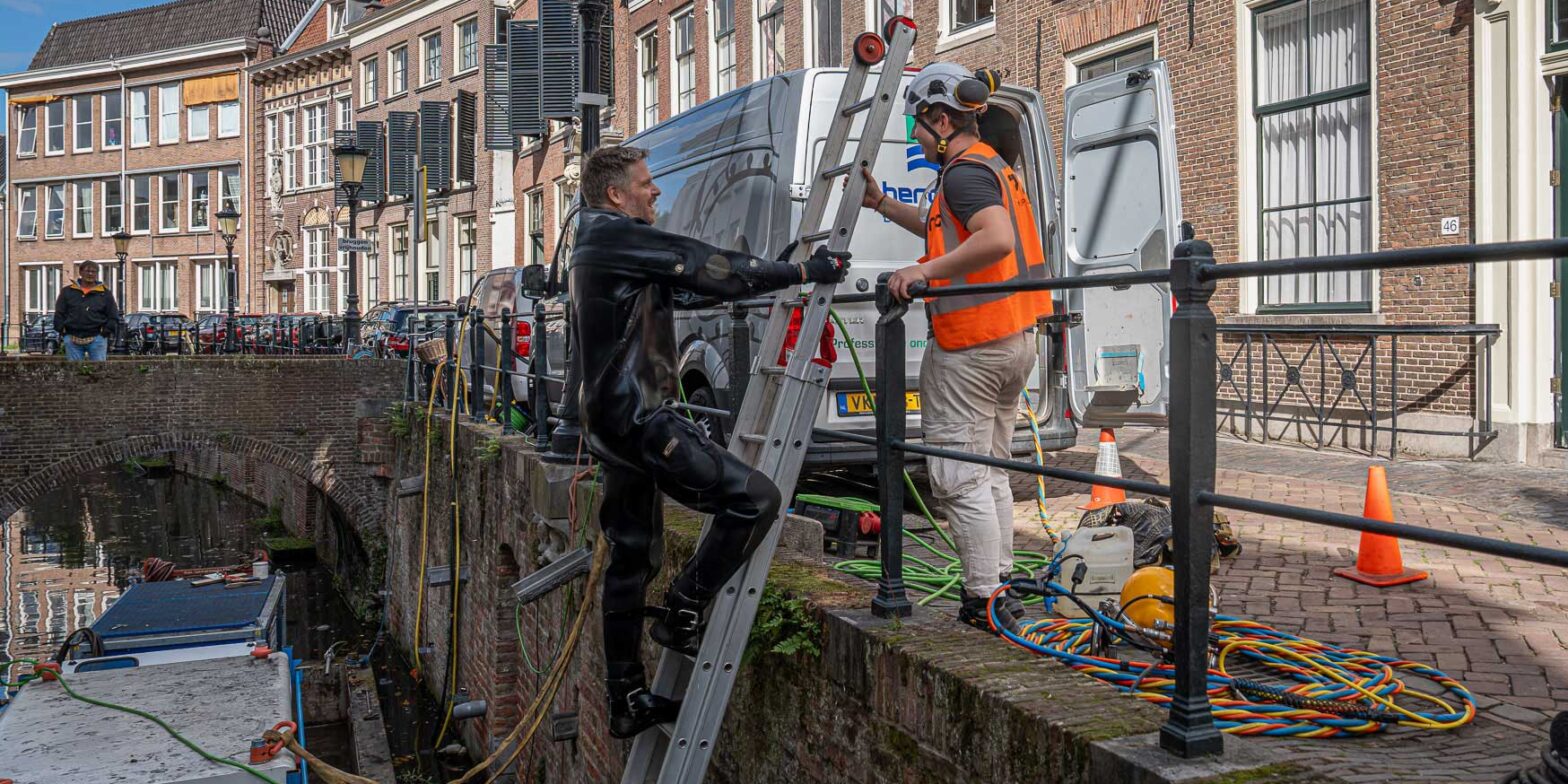RPS-artikel-inspectie-werfkelders-kromme-nieuwegracht-uitgelicht_zonder_persoon
